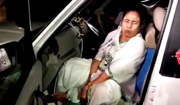 ಪಿತೂರಿ ಆರೋಪದಿಂದ ದೂರವುಳಿದ ಮಮತಾ ಬ್ಯಾನರ್ಜಿ