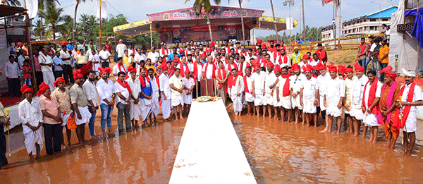 ಪುತ್ತೂರು: ಕೋಟಿ-ಚೆನ್ನಯ ಜೋಡುಕರೆ ಕಂಬಳಕ್ಕೆ ಚಾಲನೆ