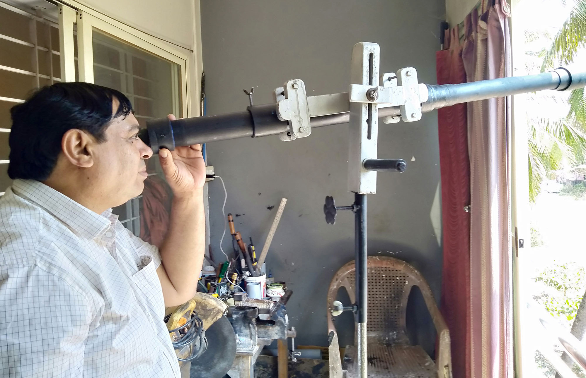 ಉಡುಪಿ: ಸುಧಾರಿತ ಟೆಲಿಸ್ಕೋಪ್ ತಯಾರಿಸಿದ ಮನೋಹರ್