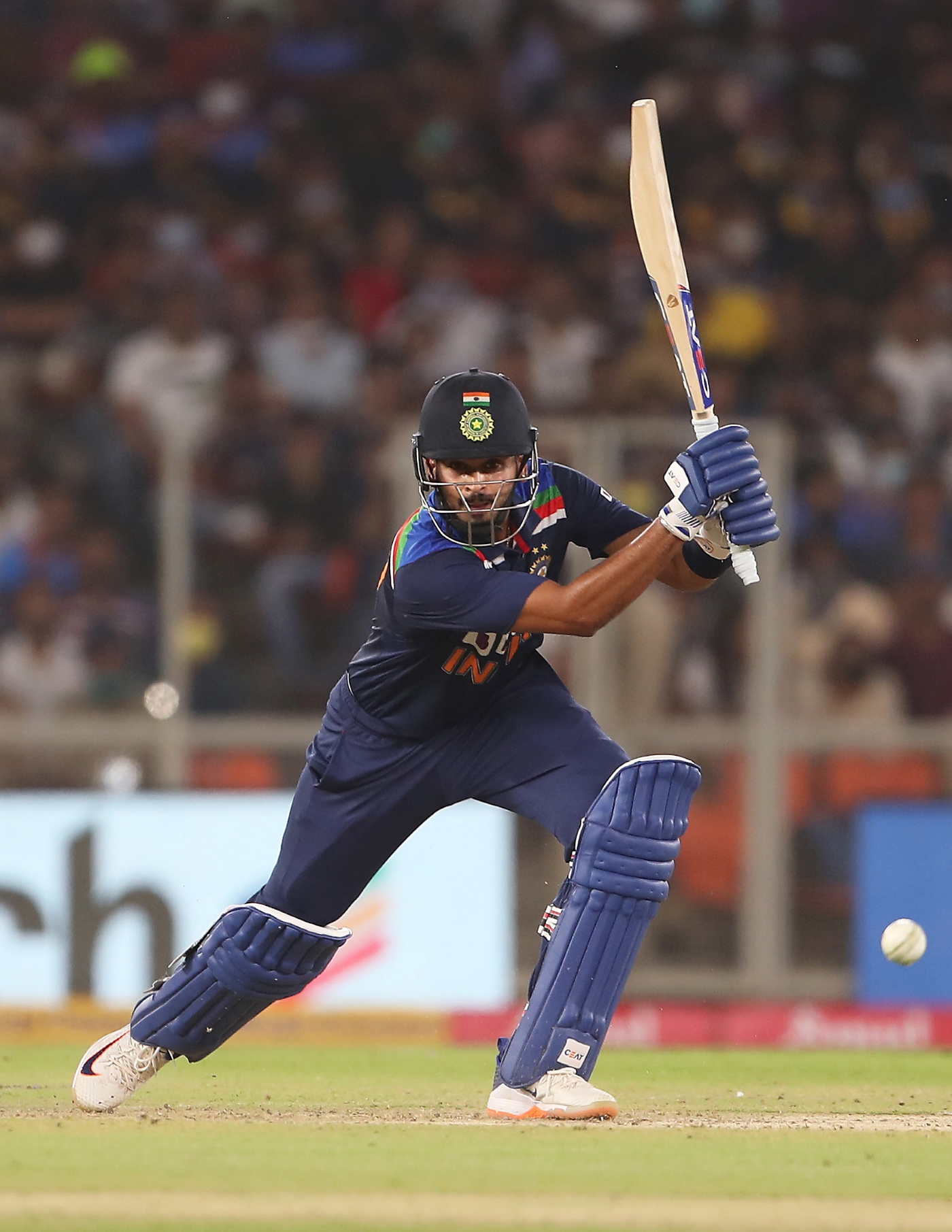 ಇಂಗ್ಲೆಂಡ್ ವಿರುದ್ದ ಮೊದಲ ಟ್ವೆಂಟಿ-20: ಭಾರತ 124/7