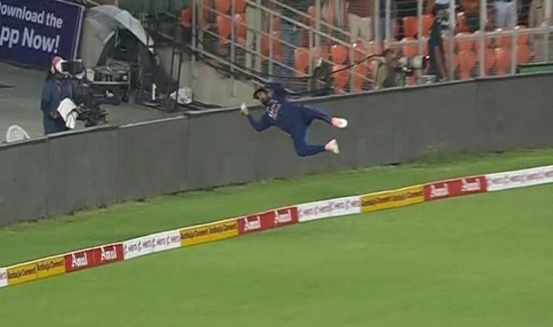 ಮೊದಲ ಟಿ20 ಪಂದ್ಯ: ಅದ್ಭುತ ಫೀಲ್ಡಿಂಗ್ ಮೂಲಕ ಗಮನ ಸೆಳೆದ ಕೆ.ಎಲ್ ರಾಹುಲ್