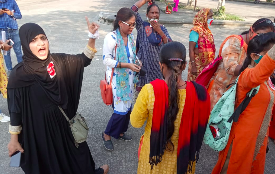 ಹತ್ರಸ್ ಅತ್ಯಾಚಾರ ಪ್ರಕರಣದ ಕುರಿತು ಪ್ರತಿಭಟನೆ ನಡೆಸಿದ್ದ 10 ಹೋರಾಟಗಾರ್ತಿಯರಿಗೆ ಉತ್ತರಪ್ರದೇಶ ಪೊಲೀಸರಿಂದ ಸಮನ್ಸ್