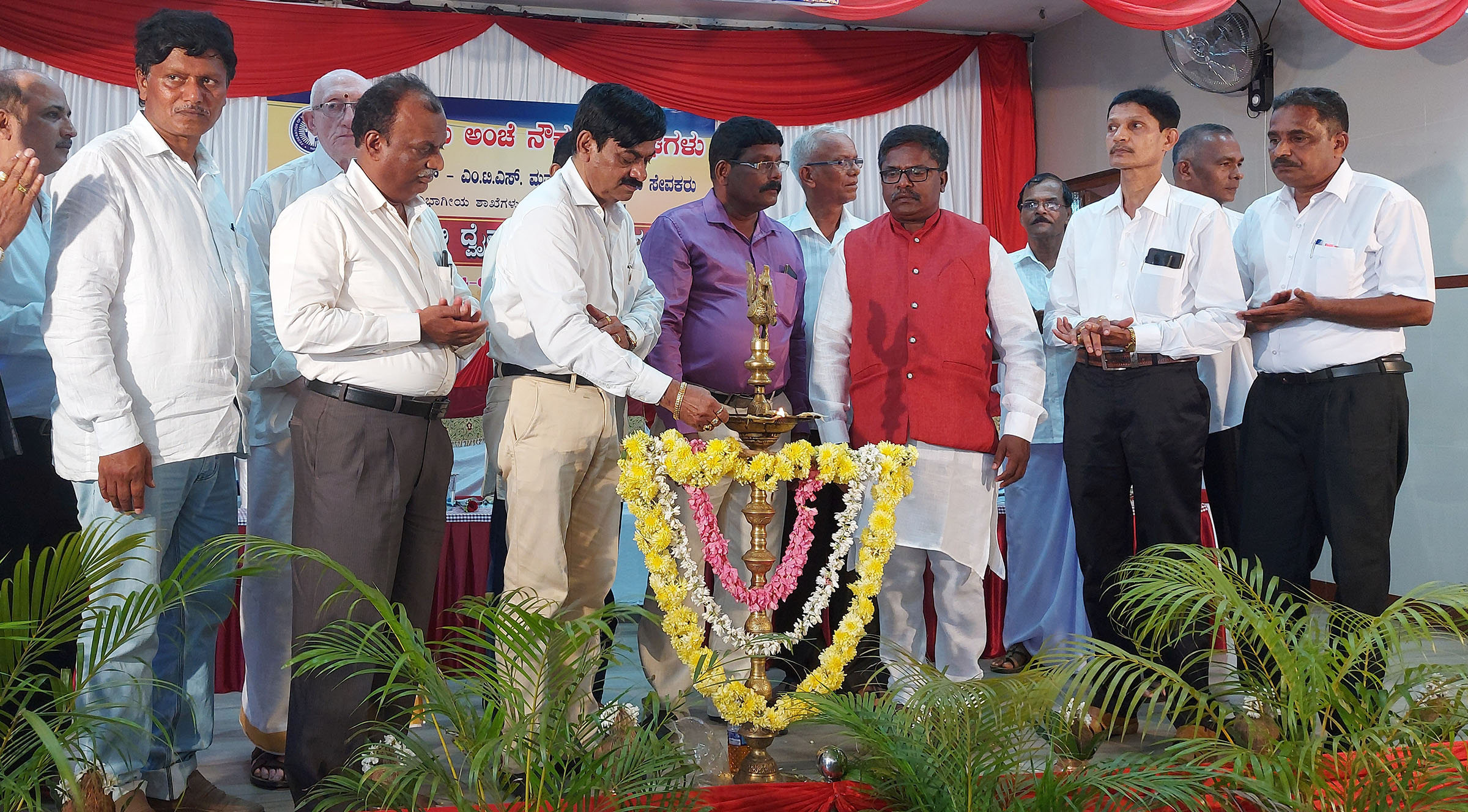 ಅಂಚೆ ಇಲಾಖೆಯ ಭವಿಷ್ಯದ ಬಗ್ಗೆ ಚಿಂತನೆ ಅಗತ್ಯ: ಬಿ.ಶಿವಕುಮಾರ್