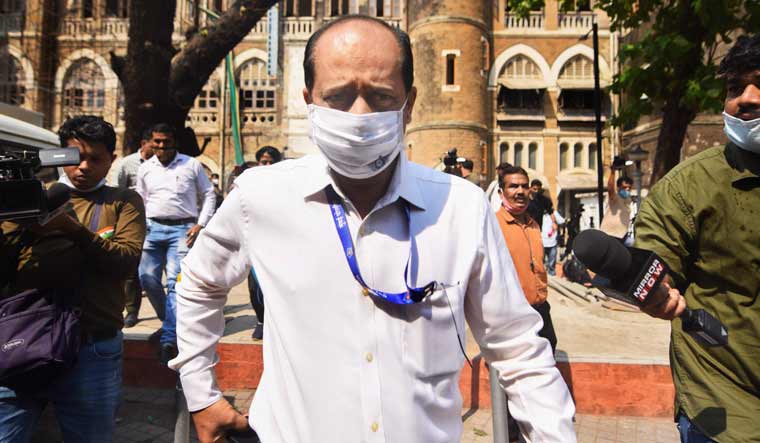 ಅರ್ನಬ್‌ ಗೋಸ್ವಾಮಿಯನ್ನು ಬಂಧಿಸಿದ್ದ ಸಚಿನ್ ವಾಝೆ ಬಿಜೆಪಿ, ಕೇಂದ್ರದ ಹಿಟ್ ಲಿಸ್ಟ್ ನಲ್ಲಿದ್ದರು