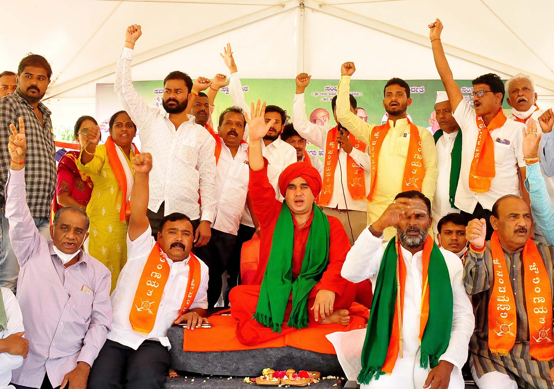 ಮೀಸಲಾತಿ ಕಲ್ಪಿಸುವ ಬಗ್ಗೆ ಸಿಎಂ ಭರವಸೆ: 64 ದಿನಗಳ ಹೋರಾಟ ಅಂತ್ಯಗೊಳಿಸಿದ ಪಂಚಮಸಾಲಿ ಶ್ರೀ