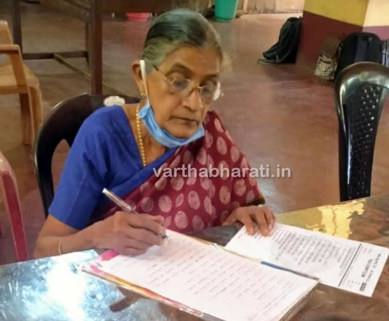 ತುಳು ಲಿಪಿಯಲ್ಲಿ ಪರೀಕ್ಷೆ ಬರೆದ 72 ವರ್ಷದ ಲಕ್ಷ್ಮೀ ಅಮ್ಮ
