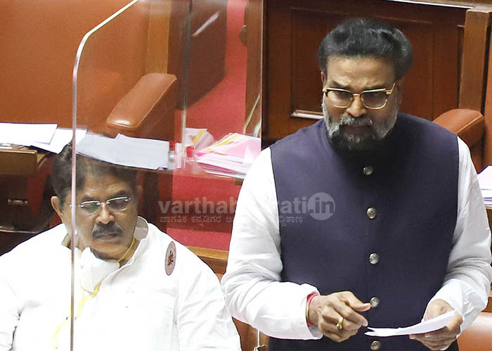 5 ವರ್ಷಗಳಲ್ಲಿ ರಾಜ್ಯದಲ್ಲಿ 32 ಮಂದಿ ಮ್ಯಾನ್‍ಹೋಲ್‍ನಲ್ಲಿ ಸಿಲುಕಿ ಸಾವು: ಸಚಿವ ಶ್ರೀರಾಮುಲು