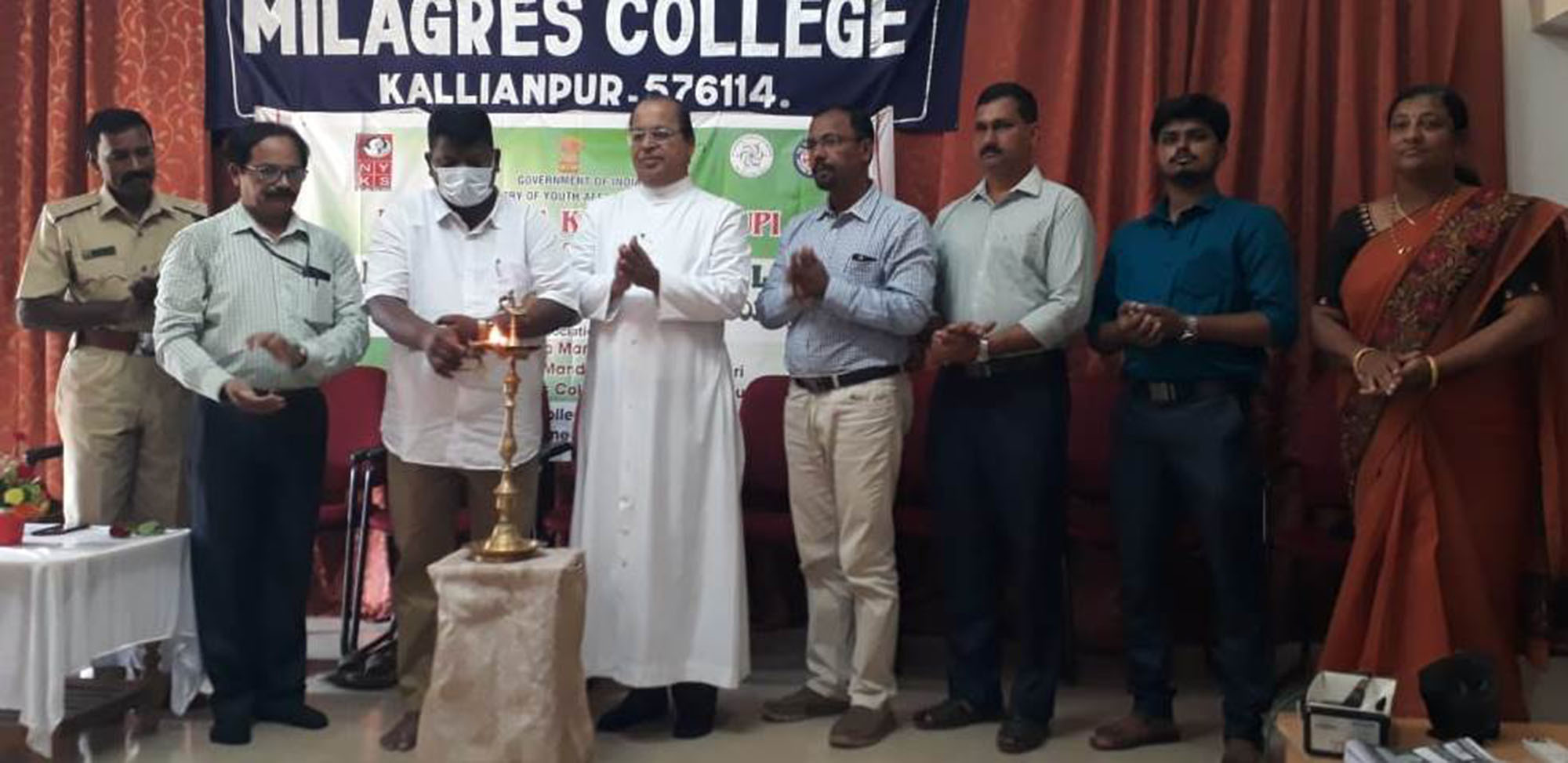 ಸ್ವಚ್ಛತೆಯಲ್ಲಿ ಜಿಲ್ಲೆ ಅಗ್ರಸ್ಥಾನ ಕಾಯ್ದುಕೊಳ್ಳಲು ವಿದ್ಯಾರ್ಥಿಗಳ ಶ್ರಮ ಅಗತ್ಯ : ದಿನಕರ ಬಾಬು