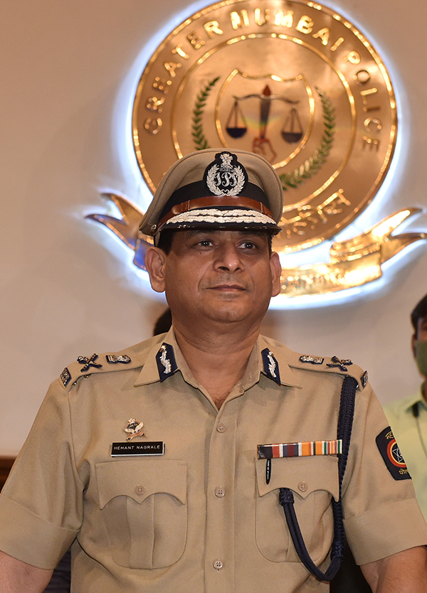 ಮುಂಬೈ: ಪೊಲೀಸ್ ಆಯುಕ್ತ  ಪರಮ್ ಬೀರ್ ಸಿಂಗ್ ವರ್ಗಾವಣೆ; ನೂತನ ಆಯುಕ್ತರಾಗಿ ಹೇಮಂತ್ ನಗರಾಲೆ ನೇಮಕ