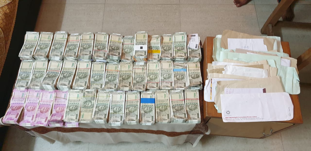 ಬೆಳಗಾವಿ: ಲಂಚ ಪಡೆಯುತ್ತಿದ್ದಾಗ ಎಸಿಬಿ ಬಲೆಗೆ ಬಿದ್ದ ಮುಖ್ಯ ಇಂಜಿನಿಯರ್