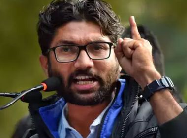 ಸ್ಪೀಕರ್ ಅನುಮತಿಯಿಲ್ಲದೆ ದಲಿತನ ಹತ್ಯೆ ಪ್ರಕರಣ ಪ್ರಸ್ತಾಪ : ಜಿಗ್ನೇಶ್ ಮೆವಾನಿ ಅಮಾನತು