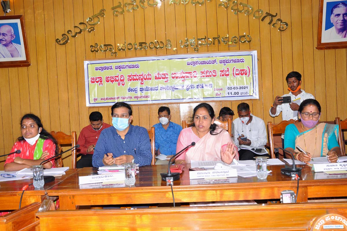 ಚಿಕ್ಕಮಗಳೂರು: ಕೊರೋನ ಸೋಂಕು ನಿಯಂತ್ರಣಕ್ಕೆ ಕೇರಳ, ಮಹಾರಾಷ್ಟ್ರ ಪ್ರವಾಸಿಗರಿಗೆ ನಿರ್ಬಂಧ ವಿಧಿಸಿ; ಸಂಸದೆ ಶೋಭಾ