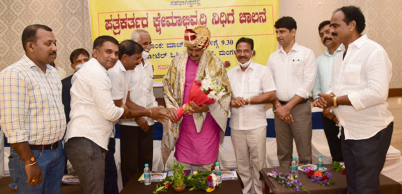 ​ಕಂಬಳಕ್ಕೆ ಸಹಾಯಧನ: ಸಚಿವ ಯೋಗೇಶ್ವರ್‌ಗೆ ಸನ್ಮಾನ