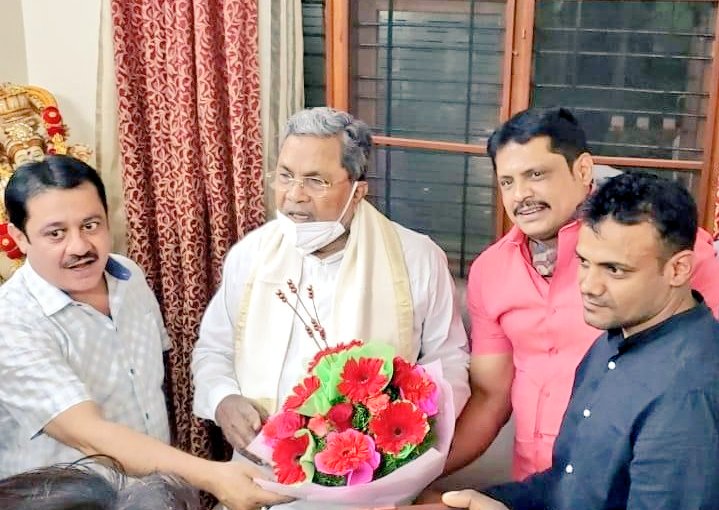 ಸಿದ್ದರಾಮಯ್ಯರನ್ನು ಭೇಟಿ ಮಾಡಿದ ಪೈಲ್ವಾನ್ ಶಬ್ಬೀರ್ ಪಾಷ