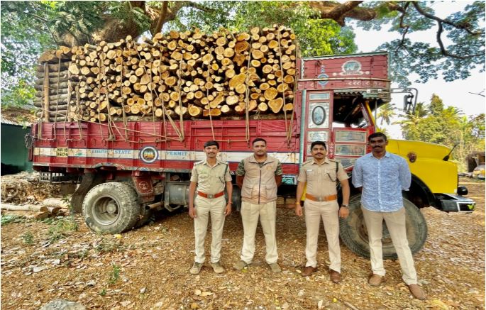‘ಕರ್ಮರ’ ಸೌದೆ ಸಾಗಾಟ: ಇಬ್ಬರು ವಶಕ್ಕೆ