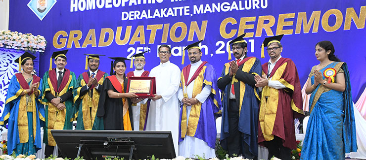 ಫಾದರ್ ಮುಲ್ಲರ್ ಹೋಮಿಯೋಪಥಿ ವೈದ್ಯಕೀಯ ಮಹಾವಿದ್ಯಾಲಯದಲ್ಲಿ ಪದವಿ ಪ್ರದಾನ ಸಮಾರಂಭ