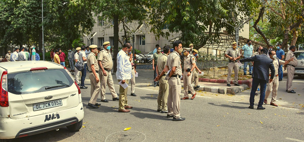 ದಿಲ್ಲಿಯ ಜಿಟಿಬಿ ಆಸ್ಪತ್ರೆಯಲ್ಲಿ ಗುಂಡಿನ ಕಾಳಗ: ಪೊಲೀಸ್ ಕಸ್ಟಡಿಯಿಂದ ಕುಖ್ಯಾತ ಪಾತಕಿ ಪರಾರಿ