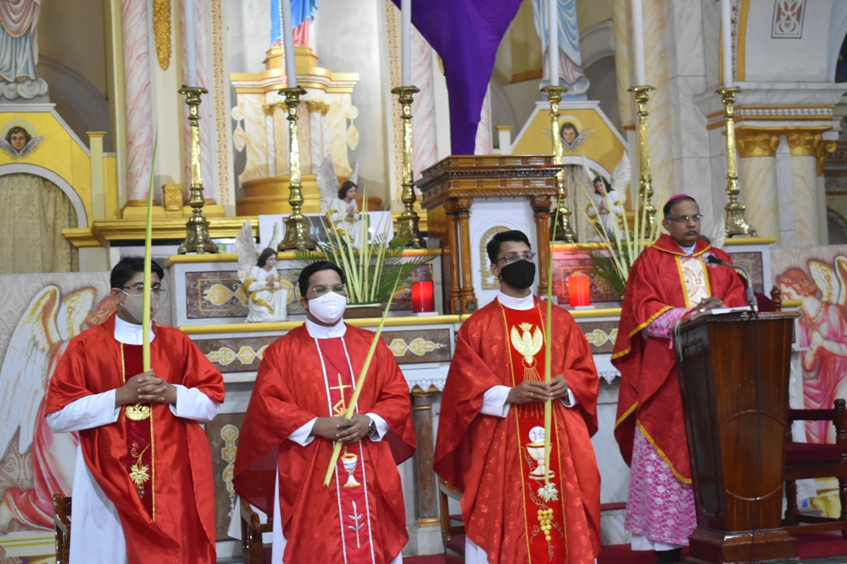 ದ.ಕ. ಜಿಲ್ಲಾದ್ಯಂತ ಪಾಮ್ ಸಂಡೆ ಆಚರಣೆ