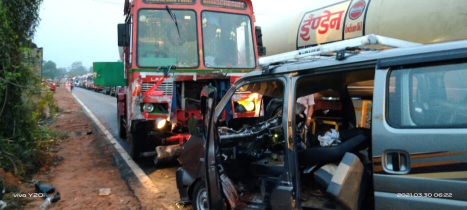 ಪಾಣೆಮಂಗಳೂರು : ಕಾರಿಗೆ ಗ್ಯಾಸ್ ಟ್ಯಾಂಕರ್ ಢಿಕ್ಕಿ; ಆರು ಮಂದಿಗೆ ಗಾಯ