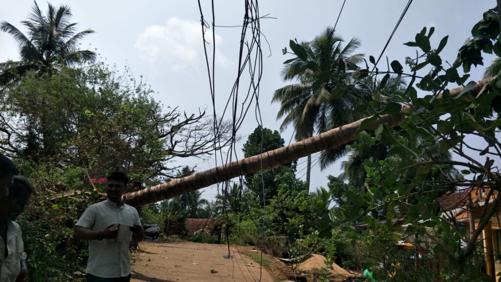 ಗಾಳಿ ಮಳೆಗೆ ಬಂಟ್ವಾಳದ ಹಲವೆಡೆ ಮನೆಗಳಿಗೆ ಹಾನಿ; ವಿದ್ಯುತ್ ಸಂಪರ್ಕ ಕಡಿತ
