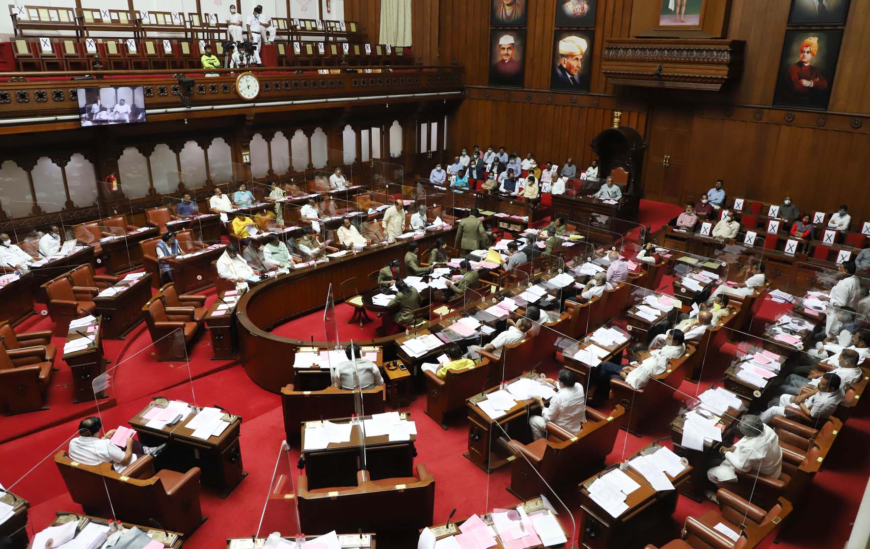 ಸಾಮಾಜಿಕ-ಆರ್ಥಿಕ ಸಮೀಕ್ಷೆ ವರದಿ ಬಹಿರಂಗಕ್ಕೆ ಪರಿಷತ್ ಸದಸ್ಯರಿಂದ ಒಕ್ಕೊರಲಿನ ಒತ್ತಾಯ