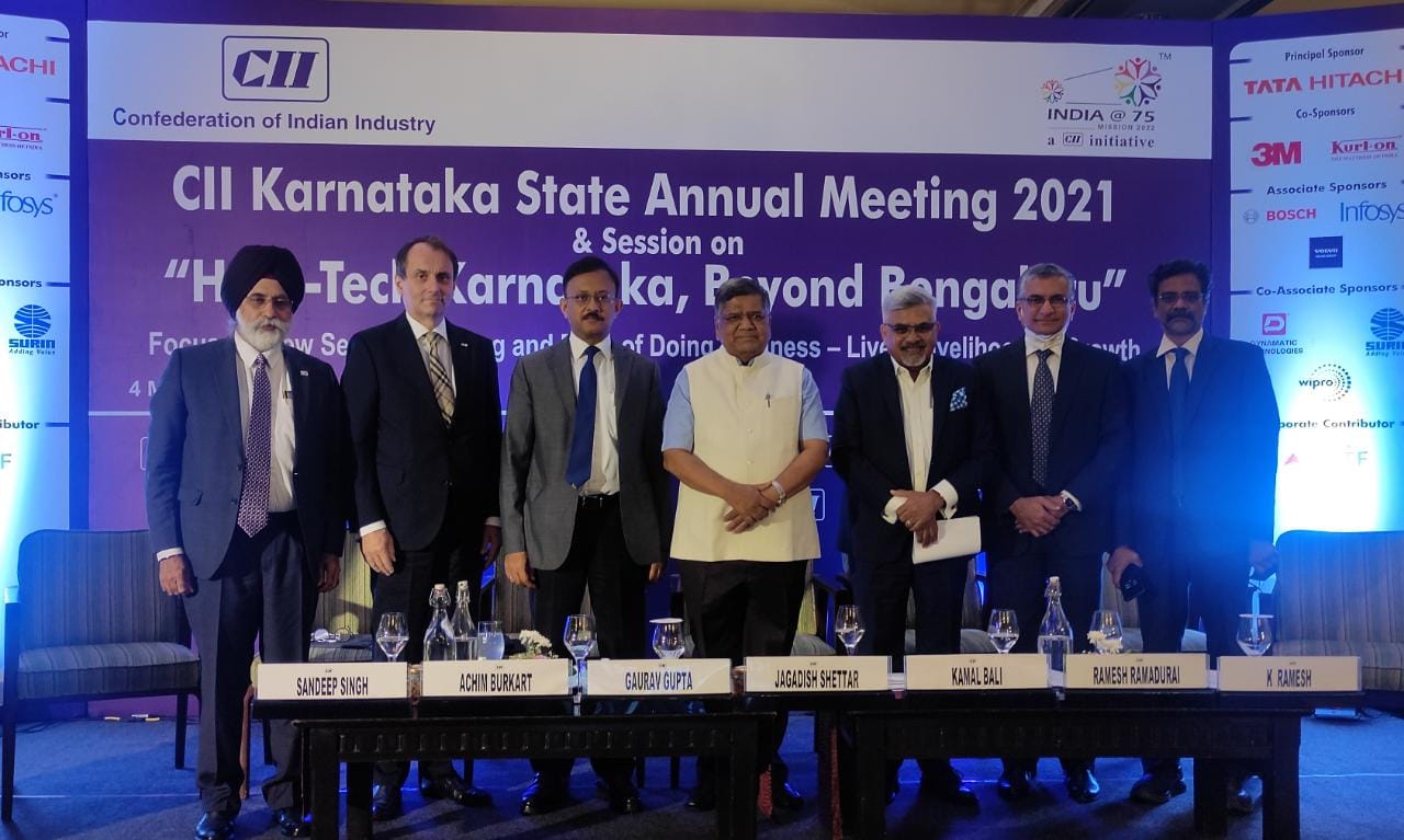 ರಾಜ್ಯದ ಇತರೆ ಜಿಲ್ಲೆಗಳಲ್ಲಿ ಕೈಗಾರಿಕೆಗಳ ಸ್ಥಾಪನೆಗೆ ಇರುವ ಸೌಲಭ್ಯಗಳತ್ತ ಗಮನ ಹರಿಸಿ: ಜಗದೀಶ್ ಶೆಟ್ಟರ್ ಕರೆ