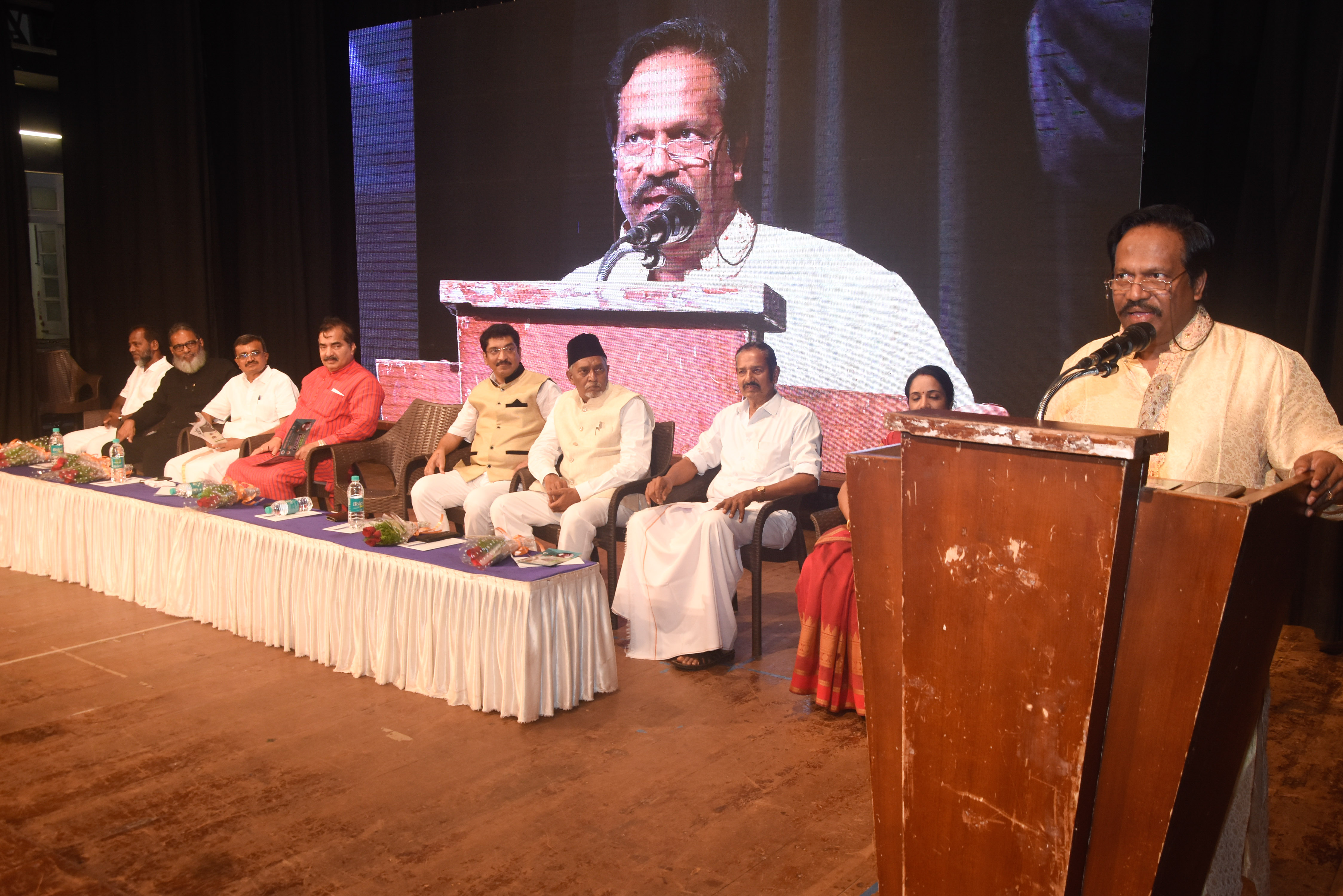 ​ಸಂತನಂತೆ ಬದುಕಿದ ಇದಿನಬ್ಬರ ವ್ಯಕ್ತಿತ್ವ ಮುಂದಿನ ಪೀಳಿಗೆಗೆ ಪರಿಚಯಿಸಬೇಕಿದೆ: ಟಿ.ಎಸ್. ನಾಗಭರಣ