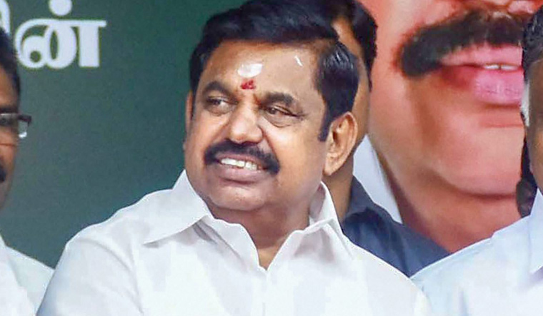 ಕುಟುಂಬದ ಗೃಹಿಣಿಗೆ ಪ್ರತಿ ತಿಂಗಳು 1,500 ರೂ.: ಎಐಎಡಿಎಂಕೆ ಭರವಸೆ