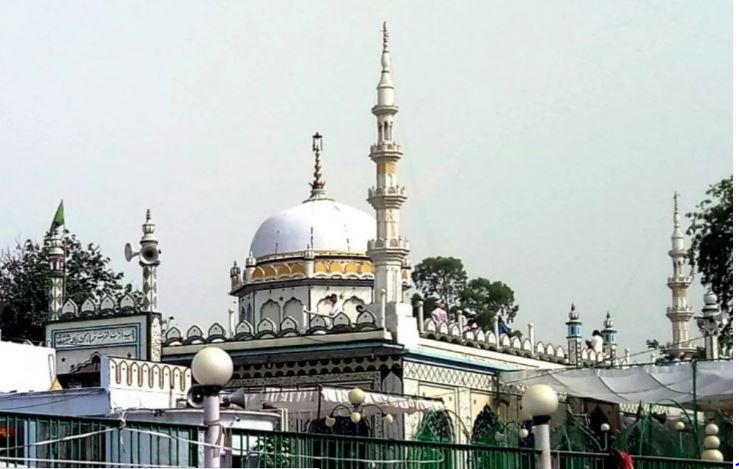 ಗೋರಖಪುರ್ ಮುಬಾರಕ್ ಖಾನ್ ಶಹೀದ್ ದರ್ಗಾ ನೆಲಸಮಕ್ಕೆ ಸುಪ್ರೀಂ ತಡೆಯಾಜ್ಞೆ