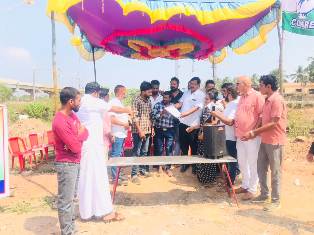 ಕಾಮಗಾರಿಯಲ್ಲಿ ವಿಳಂಬ ; ಜೋಕಟ್ಟೆ ಯುವ ಕಾಂಗ್ರೆಸ್ ನಿಂದ ಪ್ರತಿಭಟನೆ