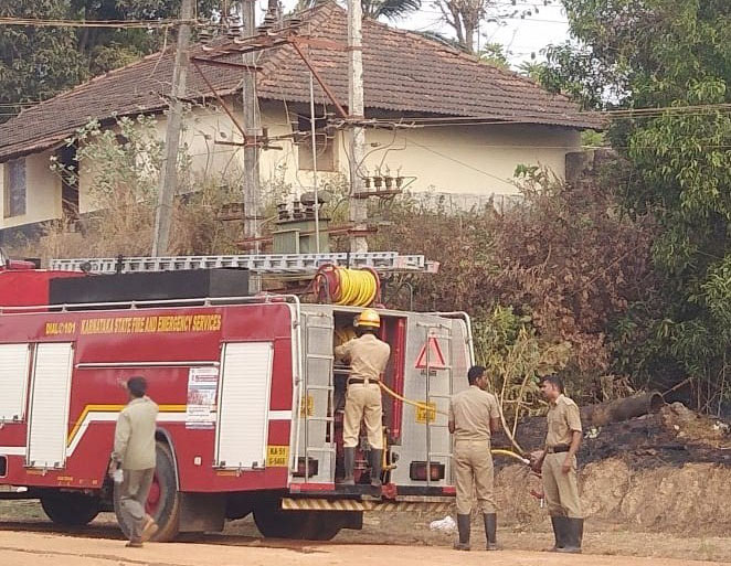 ಶಾರ್ಟ್‌ಸಕ್ಯೂಟ್‌ನಿಂದ ಟ್ರಾನ್ಸ್‌ಫಾರ್ಮರ್ ಭಸ್ಮ