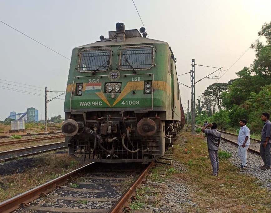 ಪಣಂಬೂರು ಯಾರ್ಡ್ ನಿಂದ ಮೊದಲ ಎಲೆಕ್ಟ್ರಿಕ್ ಗೂಡ್ಸ್ ರೈಲು ಪ್ರಯಾಣ