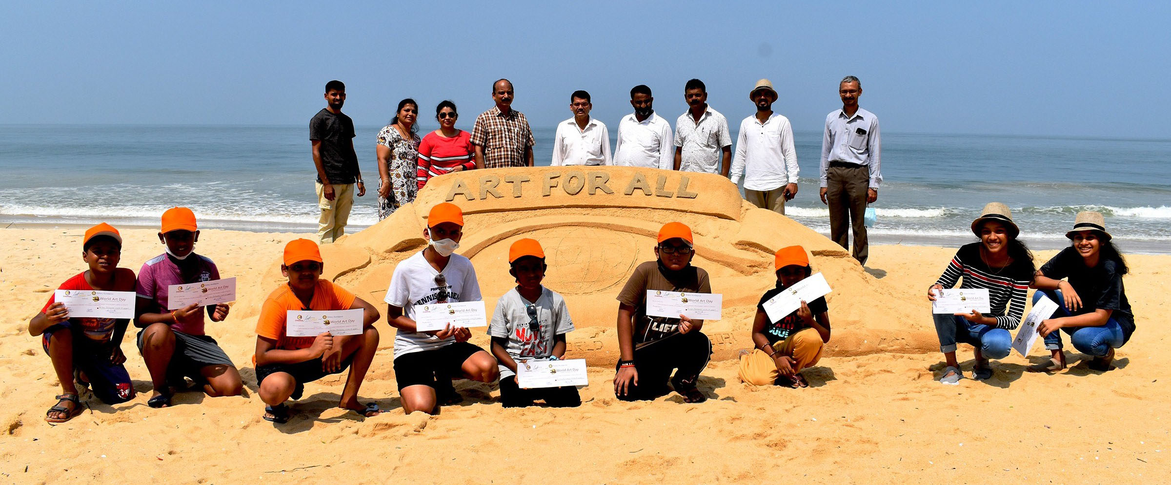 ಉಡುಪಿ: ವಿಶ್ವ ಕಲಾ ದಿನಾಚರಣೆ ಪ್ರಯುಕ್ತ ಮರಳು ಶಿಲ್ಪ ರಚನೆ