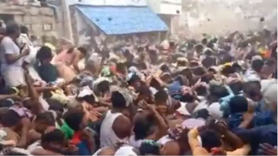 ಆಂಧ್ರಪ್ರದೇಶ: ಹೆಚ್ಚುತ್ತಿರುವ ಕೋವಿಡ್‌ ಲೆಕ್ಕಿಸದೇ ಯುಗಾದಿ ಆಚರಣೆಯಲ್ಲಿ ಭಾಗಿಯಾದ ಸಾವಿರಾರು ಮಂದಿ