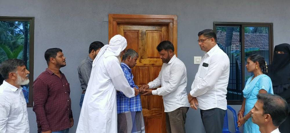 ಹೂಡೆ: ಬಡ ಕುಟುಂಬಕ್ಕೆ ಮನೆ ಹಸ್ತಾಂತರ