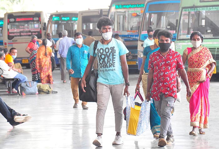 ನಿಲ್ಲದ ಸಾರಿಗೆ ನೌಕರರ ಮುಷ್ಕರ: ಜೈಲ್ ಭರೋ ಚಳವಳಿ ನಡೆಸಿದ ನೌಕರರು ಪೊಲೀಸ್ ವಶಕ್ಕೆ