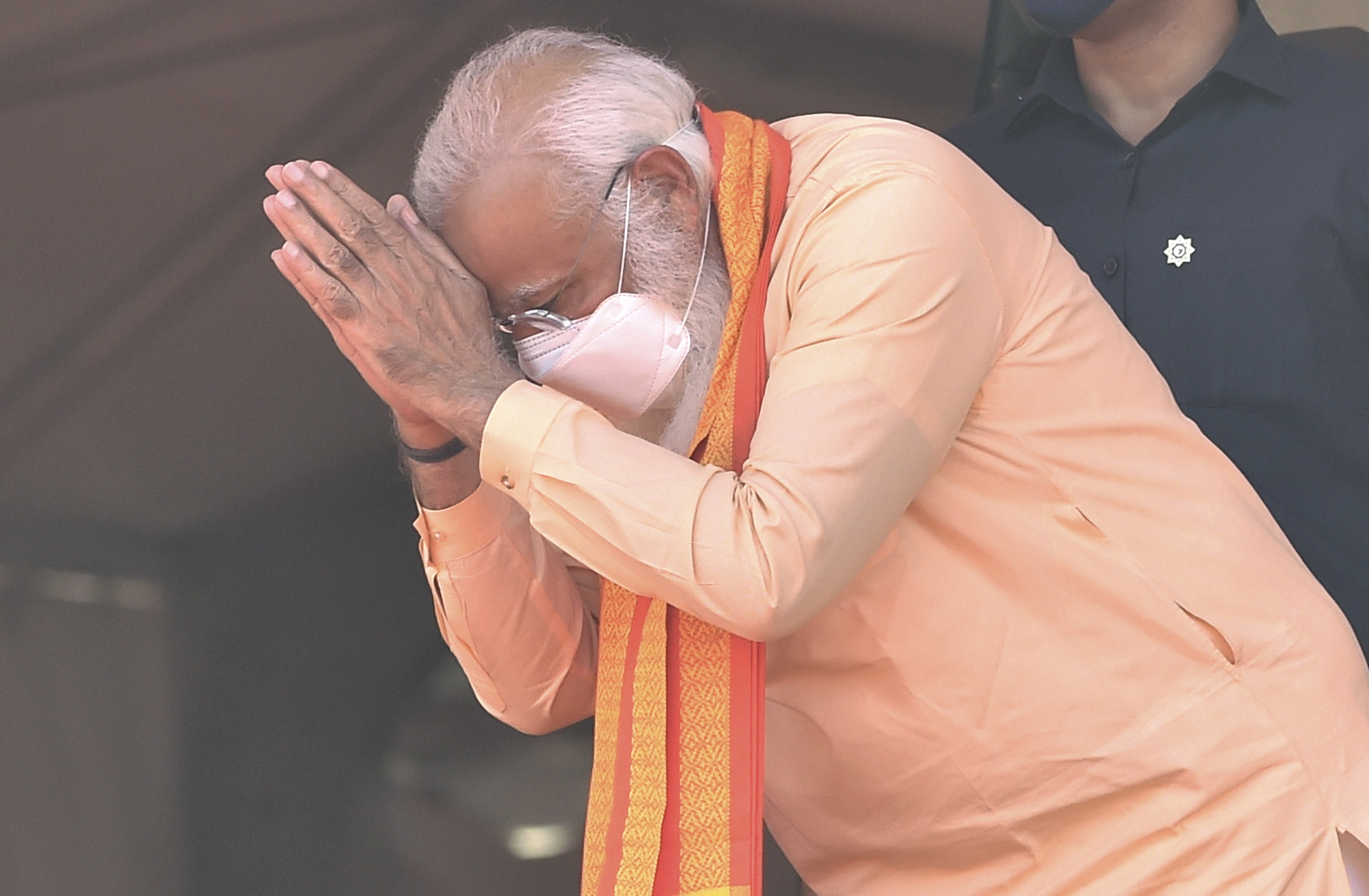 ನಮ್ಮ ಕ್ಷೇತ್ರಗಳಿಗೆ ಬಂದು ಪ್ರಚಾರ ನಡೆಸಿ ಎಂದು ಮೋದಿಯನ್ನು ಆಹ್ವಾನಿಸುತ್ತಿರುವ ಎದುರಾಳಿ ಡಿಎಂಕೆ  ಅಭ್ಯರ್ಥಿಗಳು!