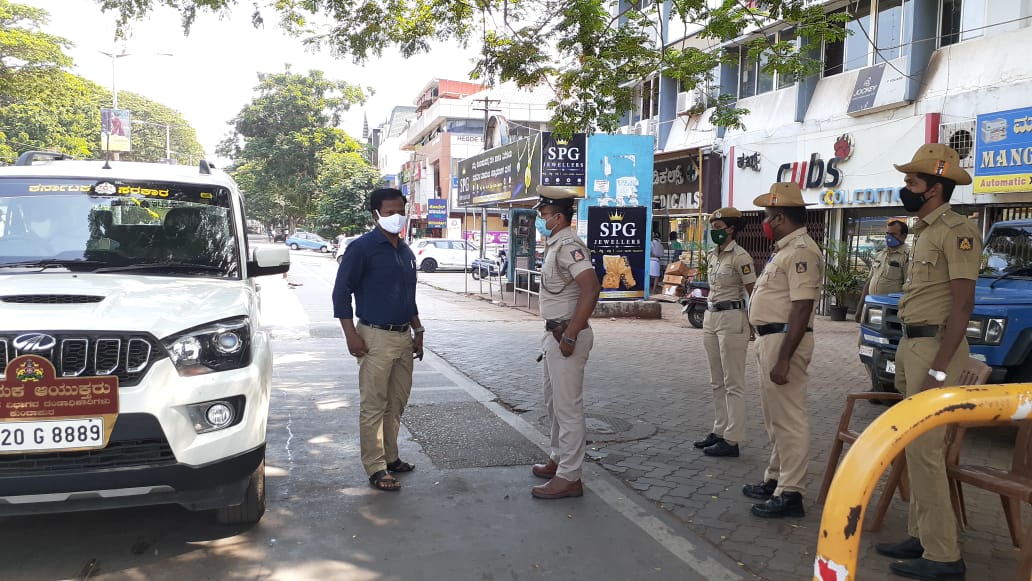 ವೀಕೆಂಡ್  ಕರ್ಫ್ಯೂ : ಕುಂದಾಪುರ ಸಂಪೂರ್ಣ ಸ್ತಬ್ಧ