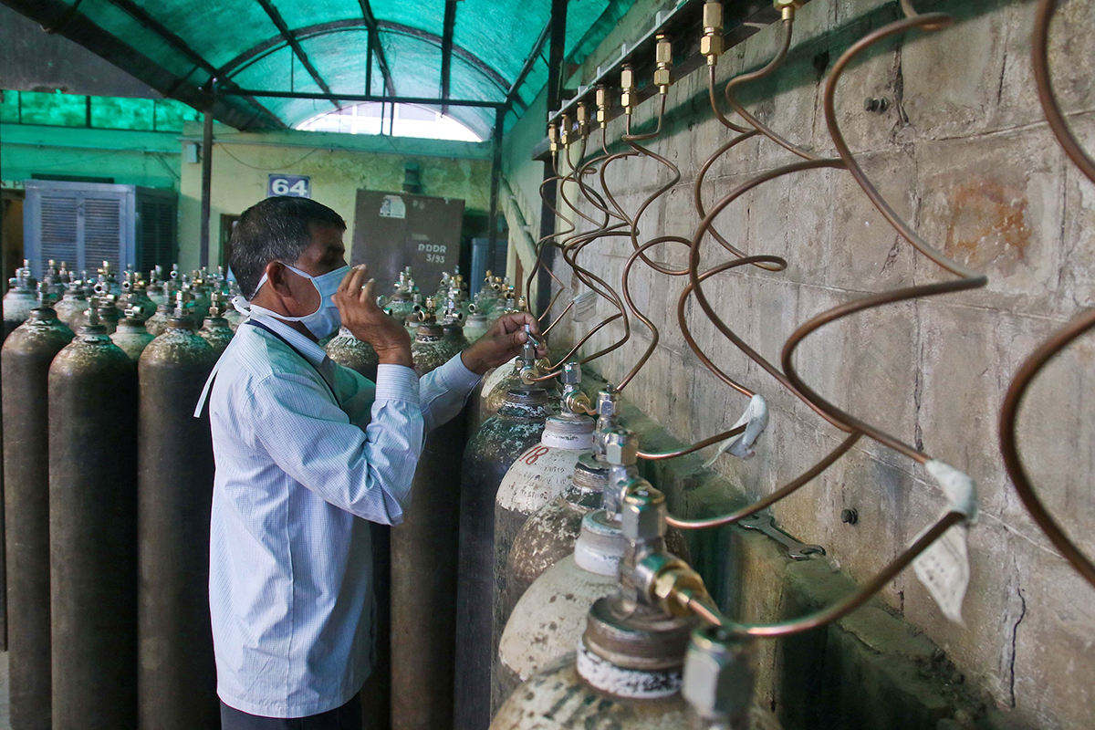 800 ಆಸ್ಪತ್ರೆಗಳಿಗೆ ಆಮ್ಲಜನಕ ಪೂರೈಸುತ್ತಿದ್ದೇವೆ, ದಿಲ್ಲಿಯವರು ಮಾತ್ರ ದೂರುತ್ತಿದ್ದಾರೆ: ಐನಾಕ್ಸ್ ಸಂಸ್ಥೆಯ ಹೇಳಿಕೆ