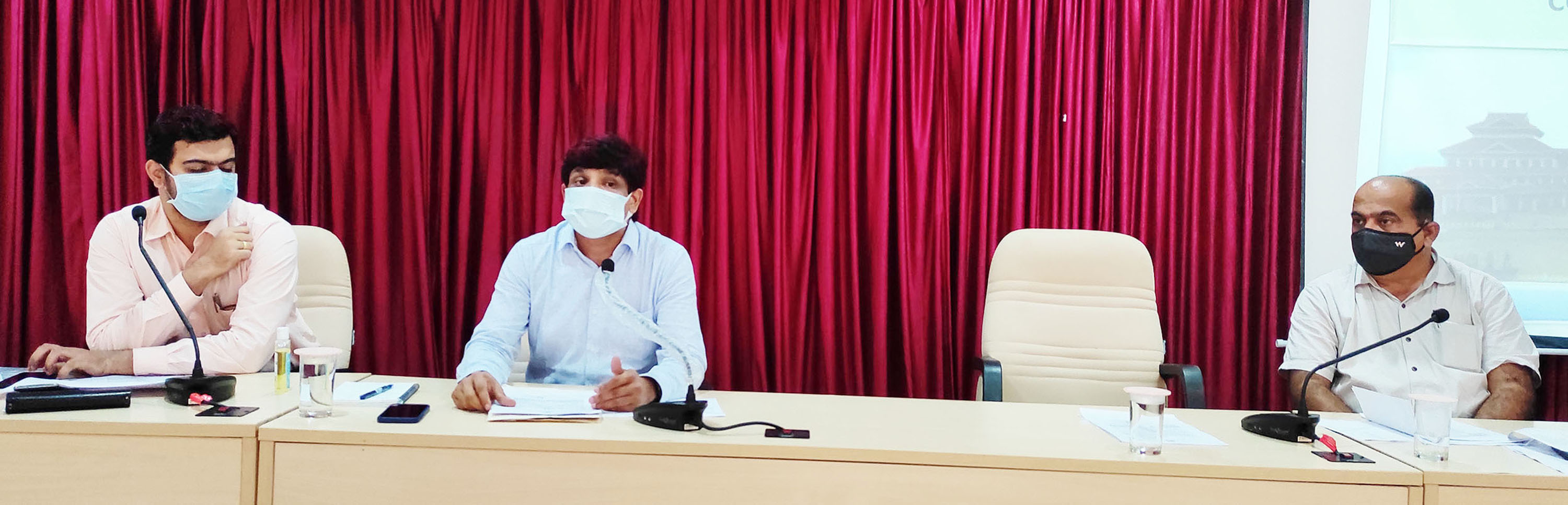 ಕೋವಿಡ್ ಮಾರ್ಗಸೂಚಿಗಳನ್ನು ಕಟ್ಟುನಿಟ್ಟಾಗಿ ಅನುಷ್ಠಾನಗೊಳಿಸಿ: ಉಡುಪಿ ಜಿಲ್ಲಾಧಿಕಾರಿ