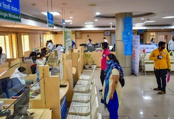 ಕೊರೋನ ಕರ್ಫ್ಯೂ: ಬ್ಯಾಂಕ್ ಗಳಲ್ಲಿ ಅಪರಾಹ್ನ 2ರವರೆಗೆ ವ್ಯವಹಾರಕ್ಕೆ ಅವಕಾಶ