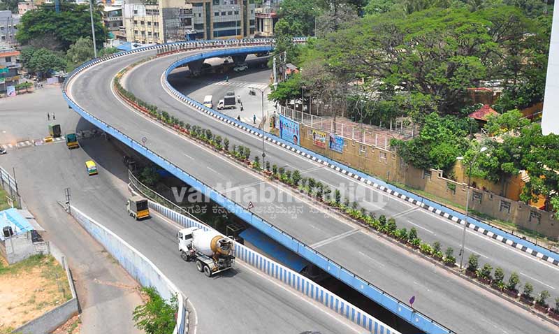 ಕರ್ಫ್ಯೂ: ಸಂಚಾರ, ವಾಣಿಜ್ಯ ಚಟುವಟಿಕೆಗಳು ಭಣಗುಡುತ್ತಿರುವ ಕರ್ನಾಟಕ