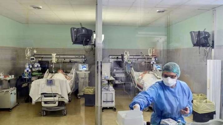 40 ವರ್ಷದ ಸೋಂಕಿತನಿಗೆ ಆಸ್ಪತ್ರೆಯ ಹಾಸಿಗೆ ಬಿಟ್ಟು ಕೊಟ್ಟು ಮೃತಪಟ್ಟ ವೃದ್ಧ