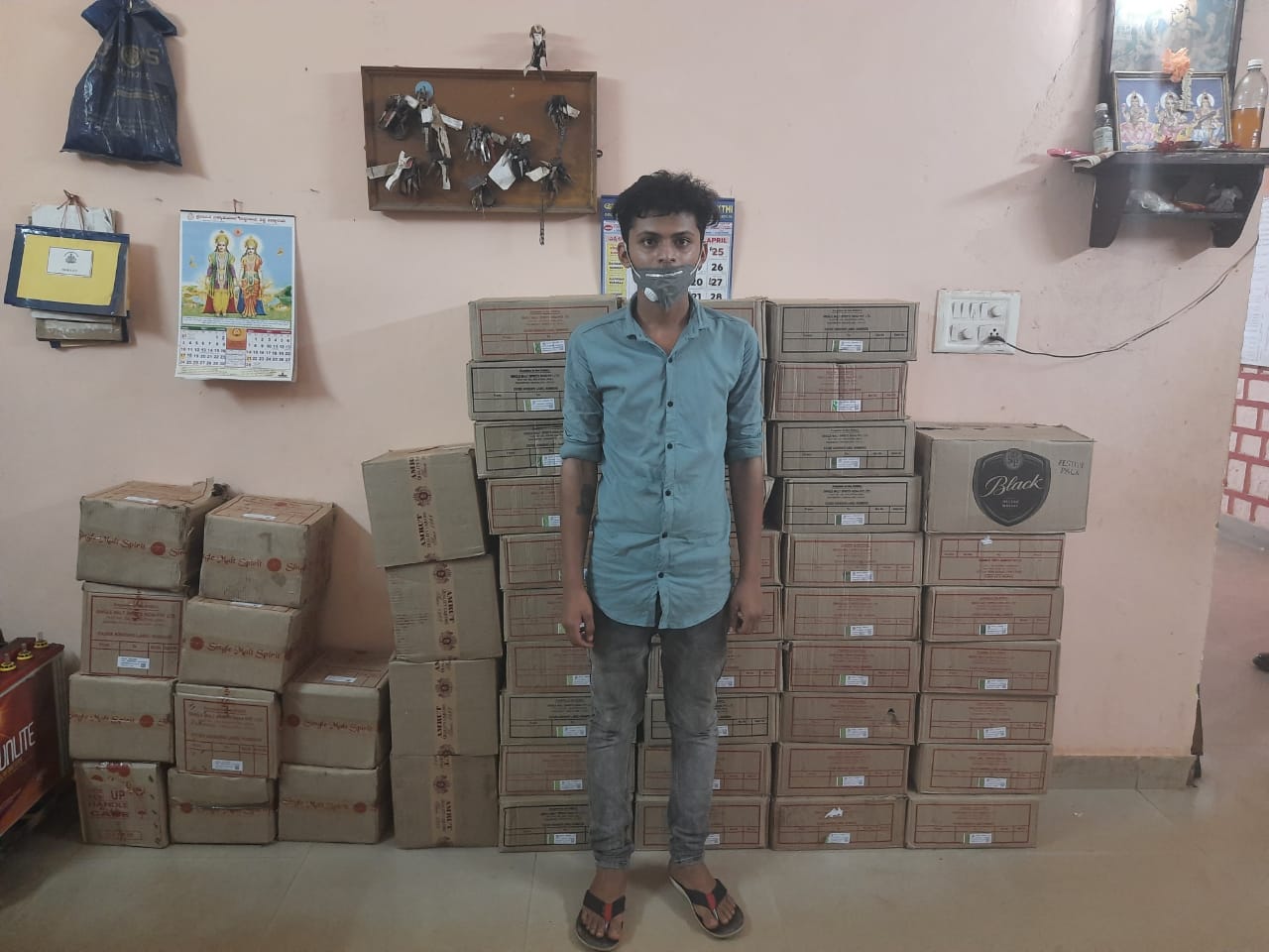 ಅಕ್ರಮ ಮದ್ಯ ವಶಕ್ಕೆ: ಆರೋಪಿ ಸೆರೆ