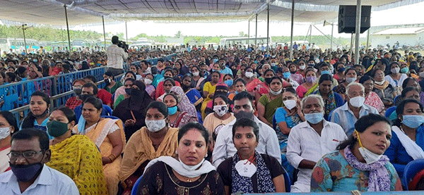 ಶಿವಮೊಗ್ಗ ಮಹಾನಗರ ಪಾಲಿಕೆಯ ಮಾದರಿ ಆಶ್ರಯ ಮನೆ ವೀಕ್ಷಣೆ ಕಾರ್ಯಕ್ರಮದಲ್ಲಿ ಕೋವಿಡ್ ಮಾರ್ಗಸೂಚಿ ಉಲ್ಲಂಘನೆ!