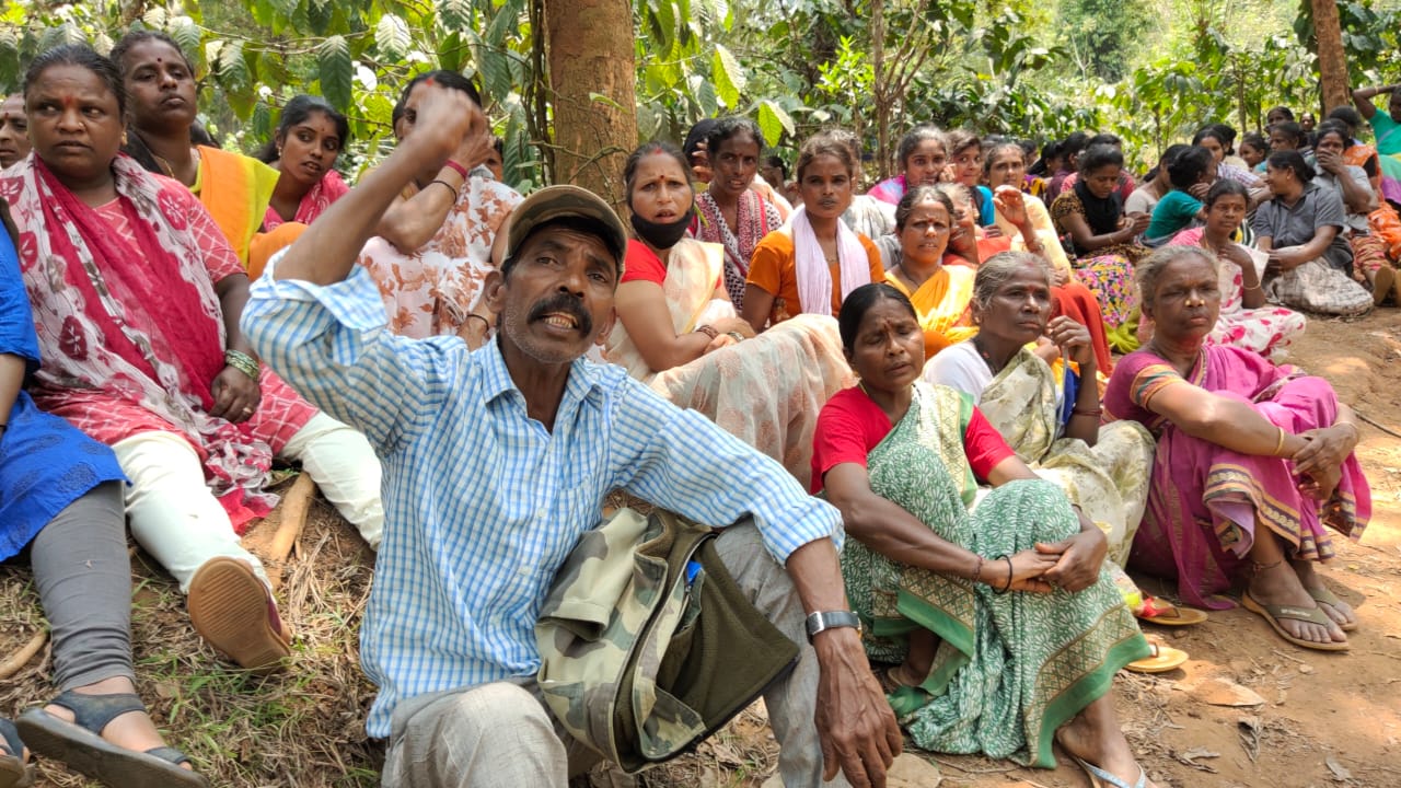 ಮಾಲ್ದಾರೆಯಲ್ಲಿ ಕಾಡಾನೆ ದಾಳಿಗೆ ವೃದ್ಧೆ ಬಲಿ: ಕಾರ್ಮಿಕರ ಪ್ರತಿಭಟನೆ