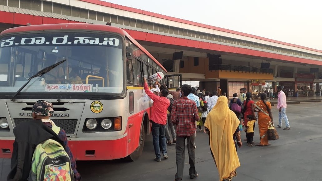 ಬುಧವಾರದಿಂದ ಸಾರಿಗೆ ನೌಕರರ ಮುಷ್ಕರ: ಇಂದು ಸಂಜೆಯಿಂದಲೇ ಬಸ್ ಸಂಚಾರ ವಿರಳ, ಪ್ರಯಾಣಿಕರ ಪರದಾಟ