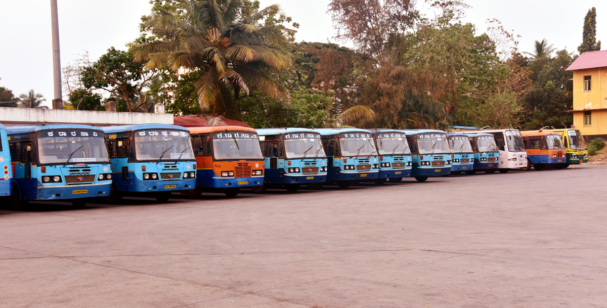 ಎರಡನೆ ದಿನವೂ ಮಂಗಳೂರಿನಲ್ಲಿ ಮುಂದುವರಿದ ಸಾರಿಗೆ ಮುಷ್ಕರ: ಬೆರಳೆಣಿಕೆ ಬಸ್‌ಗಳಿಂದ ಪ್ರಯಾಣ