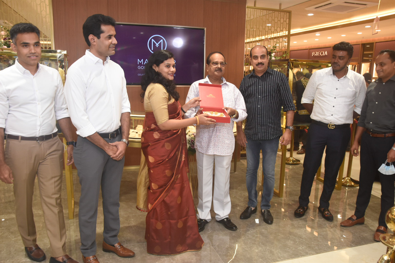 ಮಂಗಳೂರು : ಮಲಬಾರ್ ಗೋಲ್ಡ್ ಆ್ಯಂಡ್ ಡೈಮಂಡ್ಸ್ ನವೀಕೃತ ಮಳಿಗೆ ಉದ್ಘಾಟನೆ