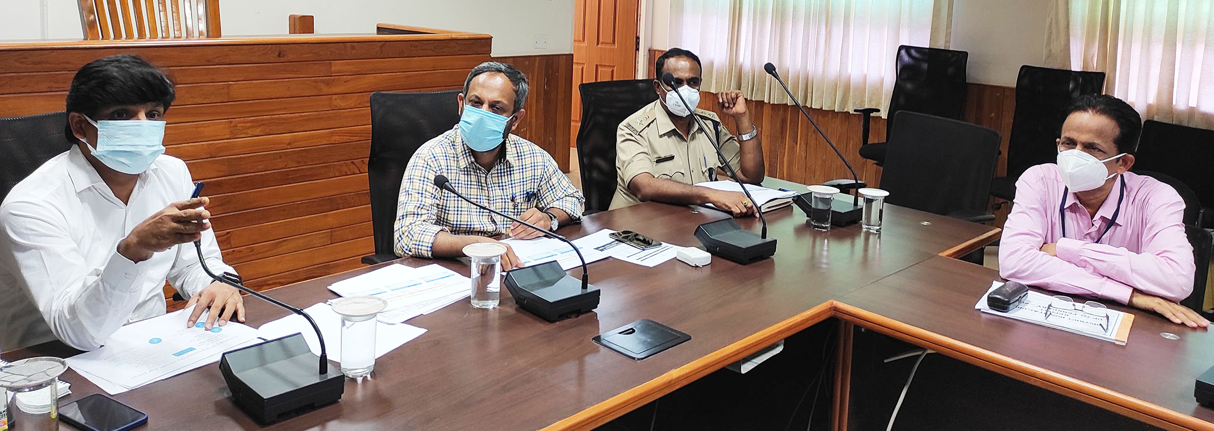 ಜಿಲ್ಲೆಯಲ್ಲಿ ಹೆಚ್ಚಿನ ಸಂಖ್ಯೆಯಲ್ಲಿ ಕೋವಿಡ್ ಪರೀಕ್ಷೆ ನಡೆಸಿ: ಡಾ.ಎಂ.ಟಿ.ರೇಜು